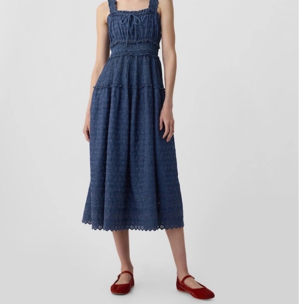 NWT GAP DOEN Chambray Eyelet Tiered Midi Dress Denim Blue Smocked Tie Neck L‎